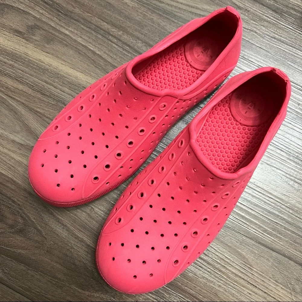 Totes kids size 4-5 Solbounce pull on Footwear Pink water shoes